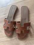 Hermes Paris klapki brazowe karmelowe