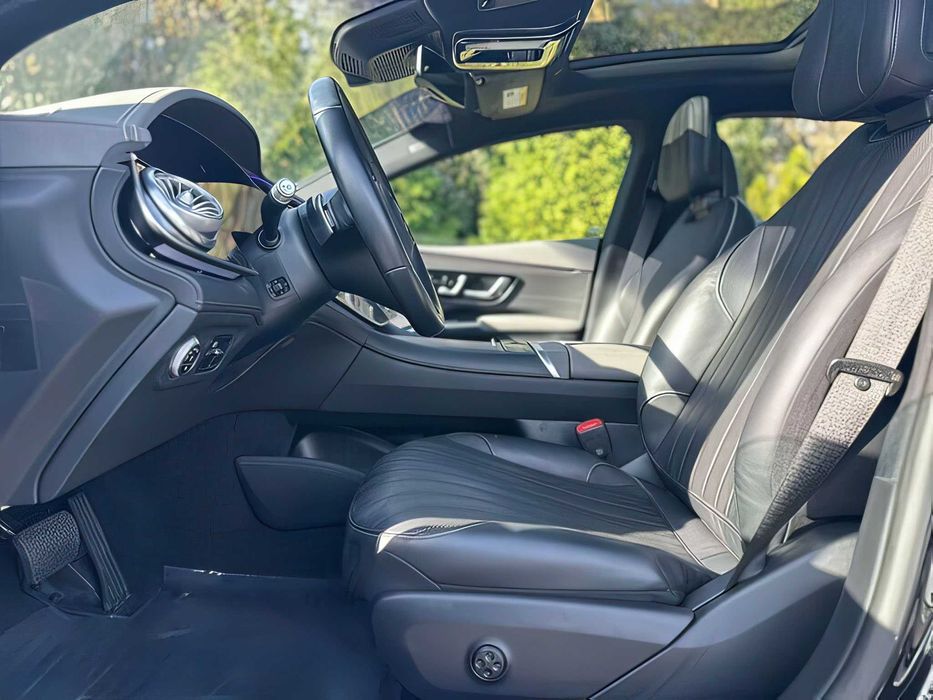 Mercedes-Benz EQS      2022