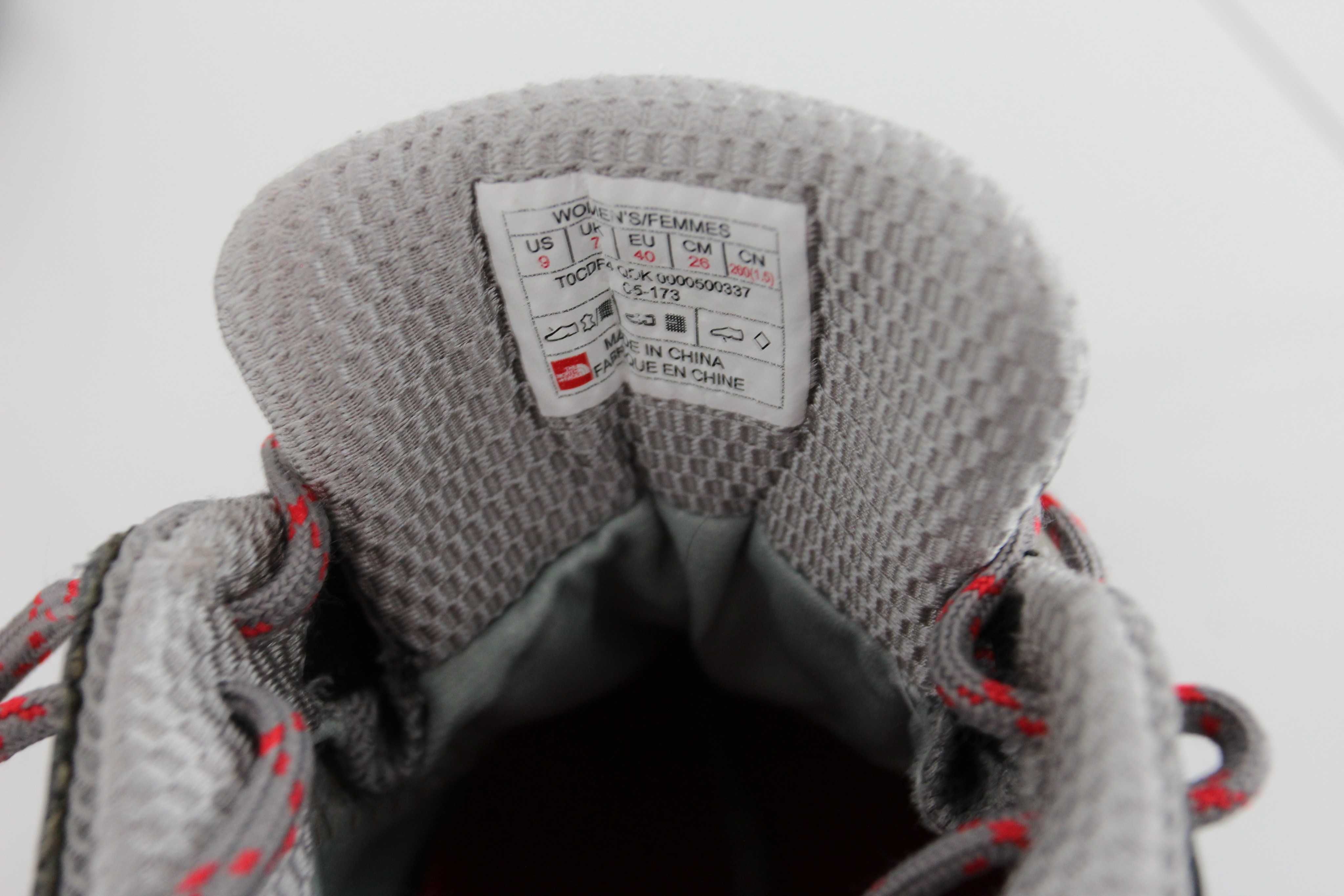 The North Face gore-tex skóra 40
