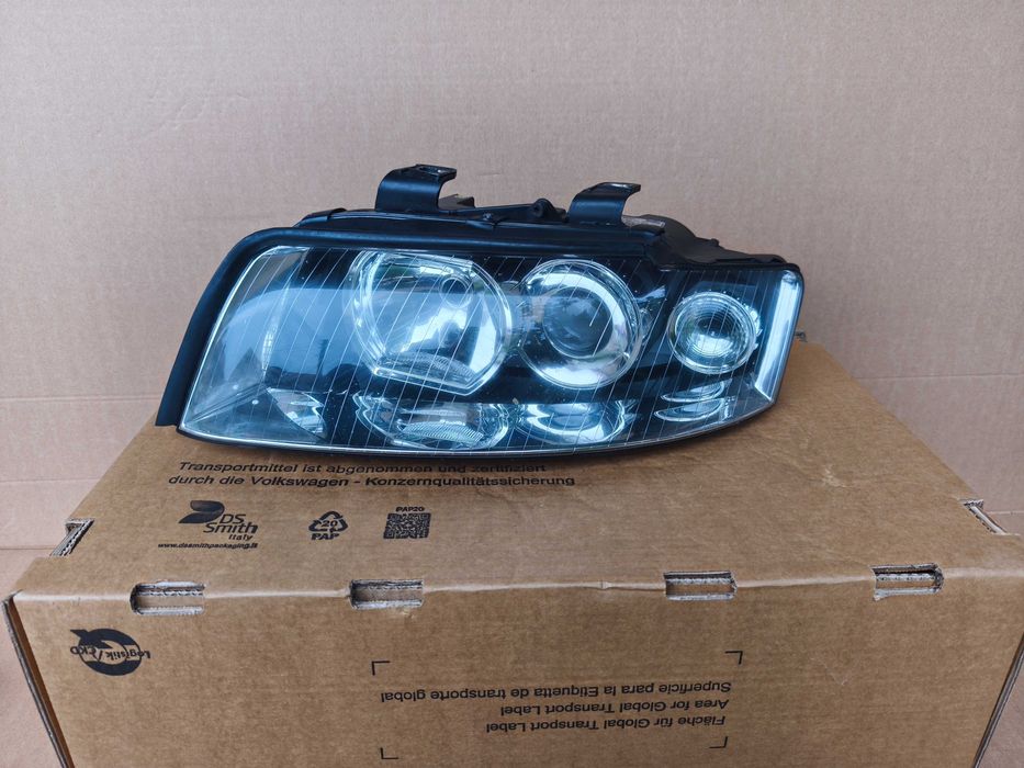 AUDI A4 B6 lampa lewa przód reflektor xenon 8E0.941.003AQ IGŁA