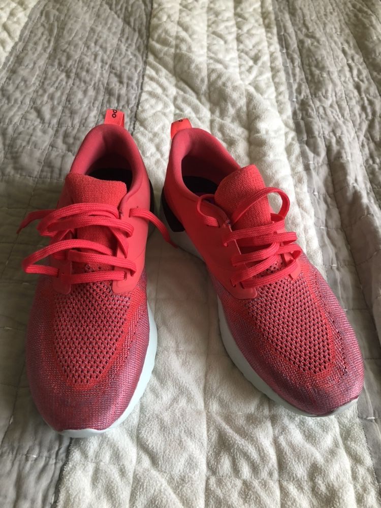 Кросівки нові жіночі фірми Nike
