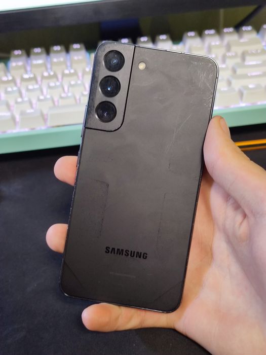 Samsung s22 8/128 GB