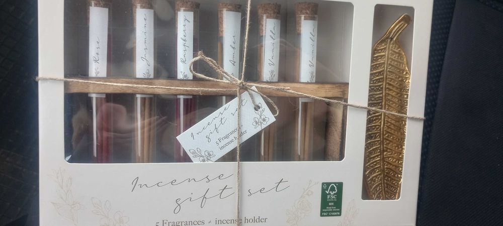 Zestaw prezerwatyw kadzidełka z podstawką