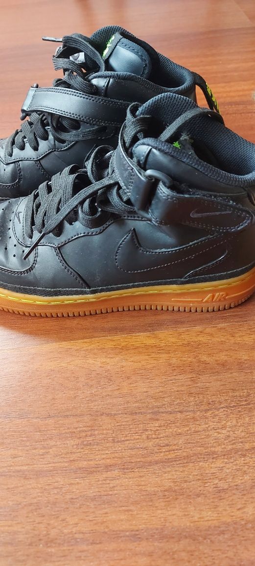 Ténis nike bota pouco usados