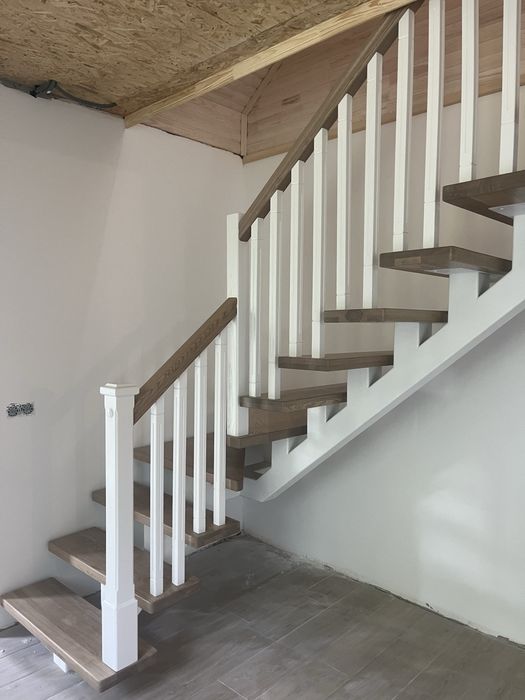 виготовлення дерев'яних виробів, сходи з масиву дуба і ясеня