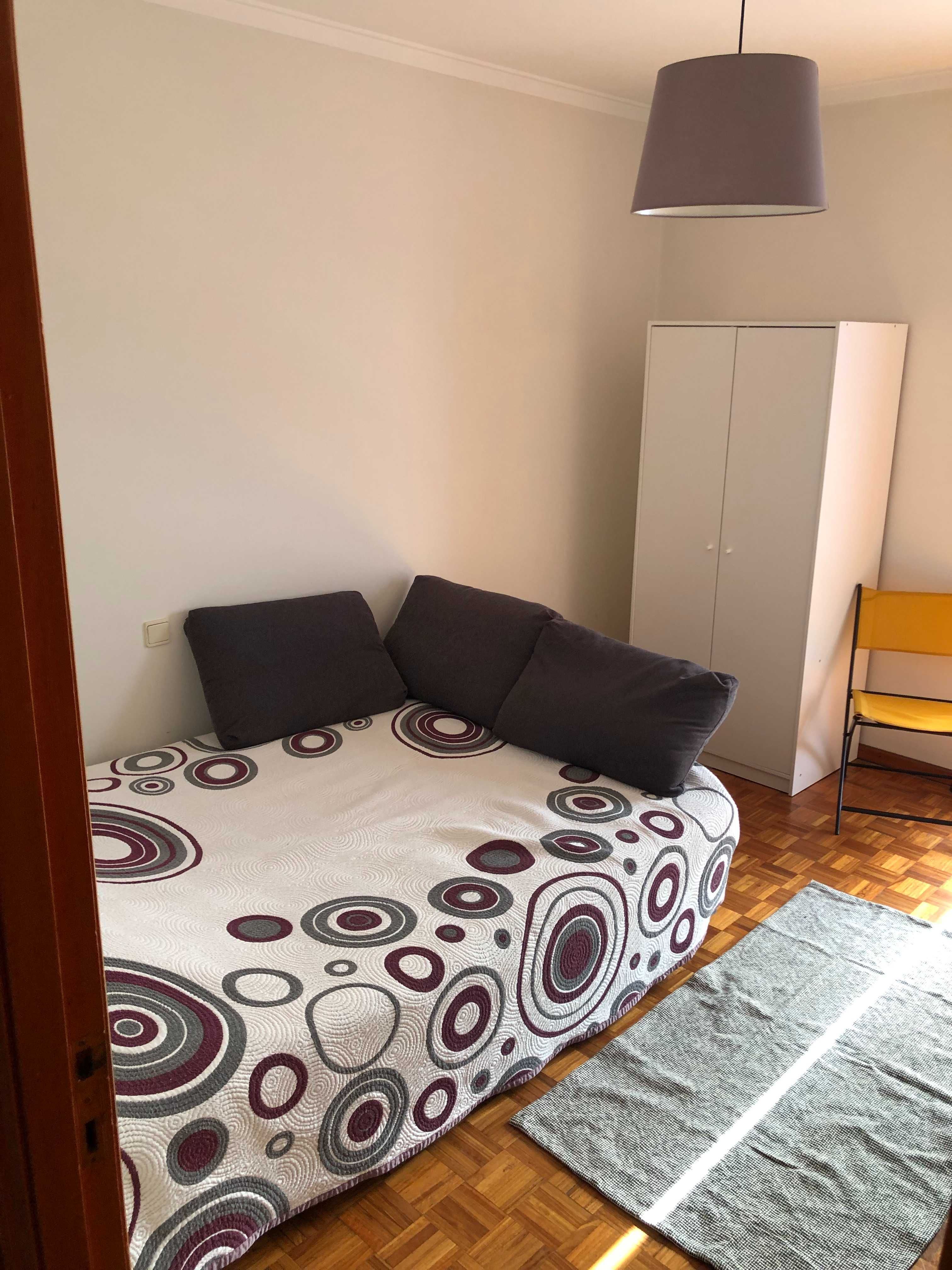 Quarto em apartamento T2
