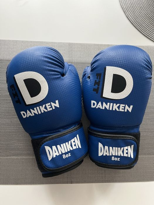 niebieskie rękawice bokserskie marki DANIKEN, model FIT