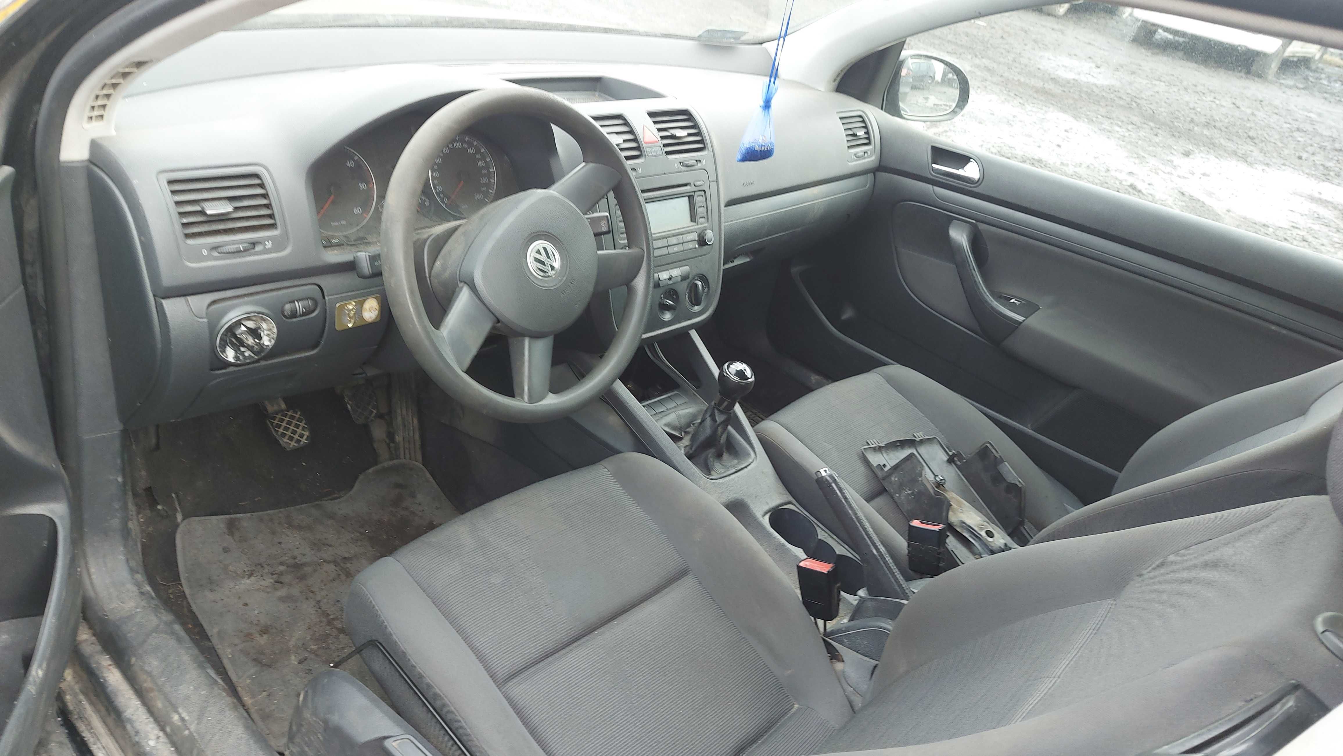 VW Golf V L041 zderzak przedni uszkodzony FV części/dostawa