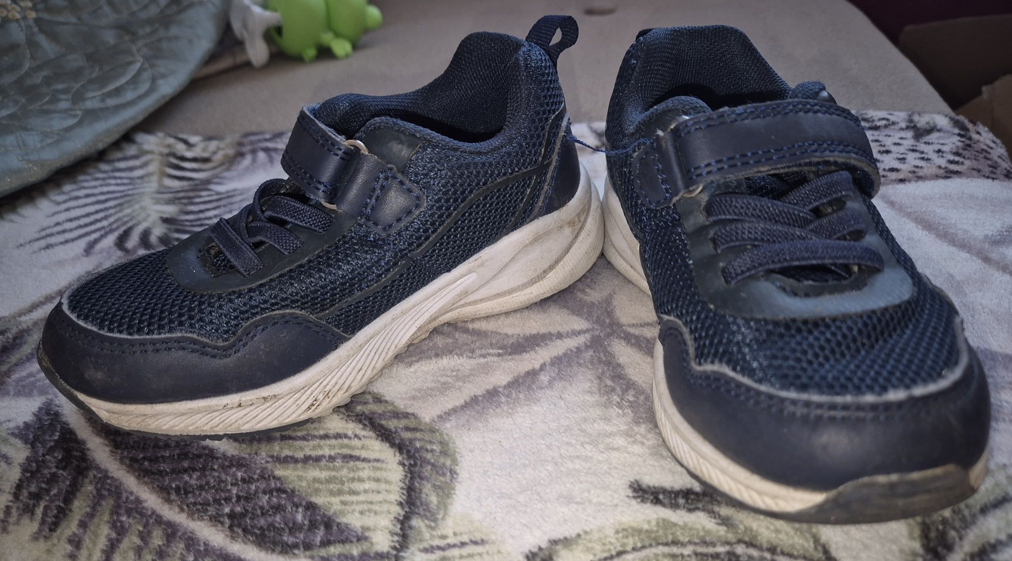 Adidasy Befado oddychające antypoślizgowe r. 25, 17