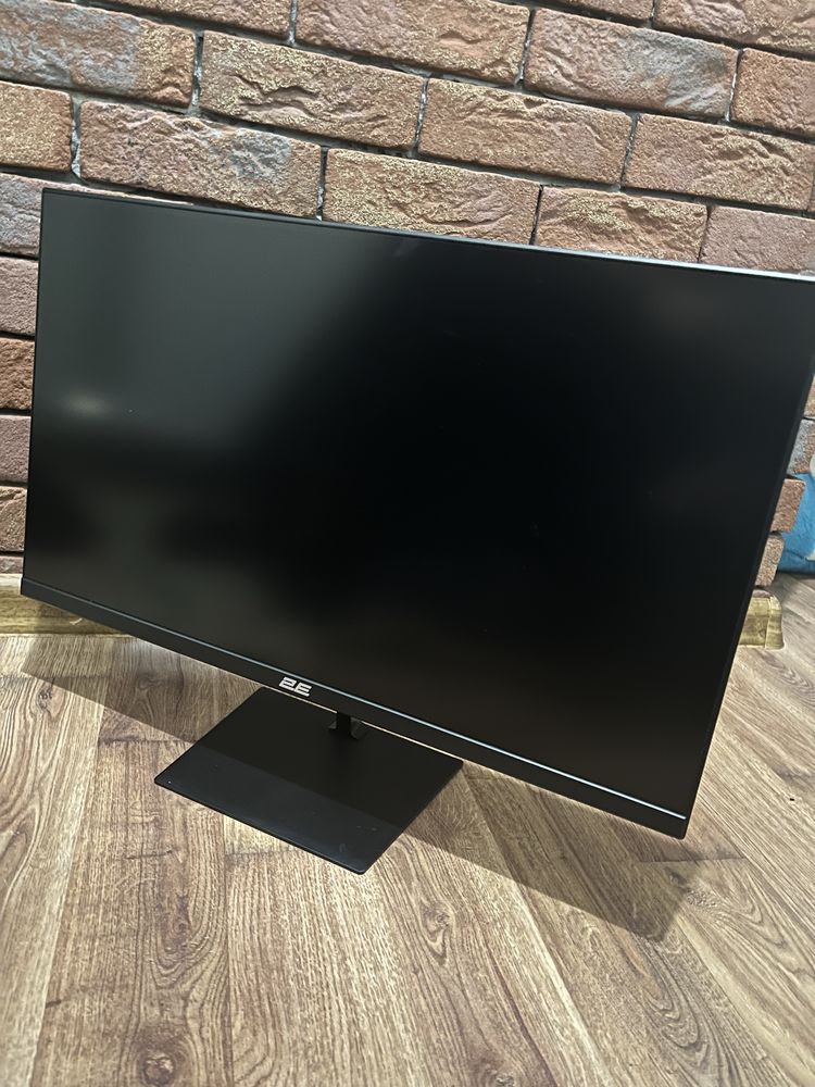 2E MONITOR. 23.8"
