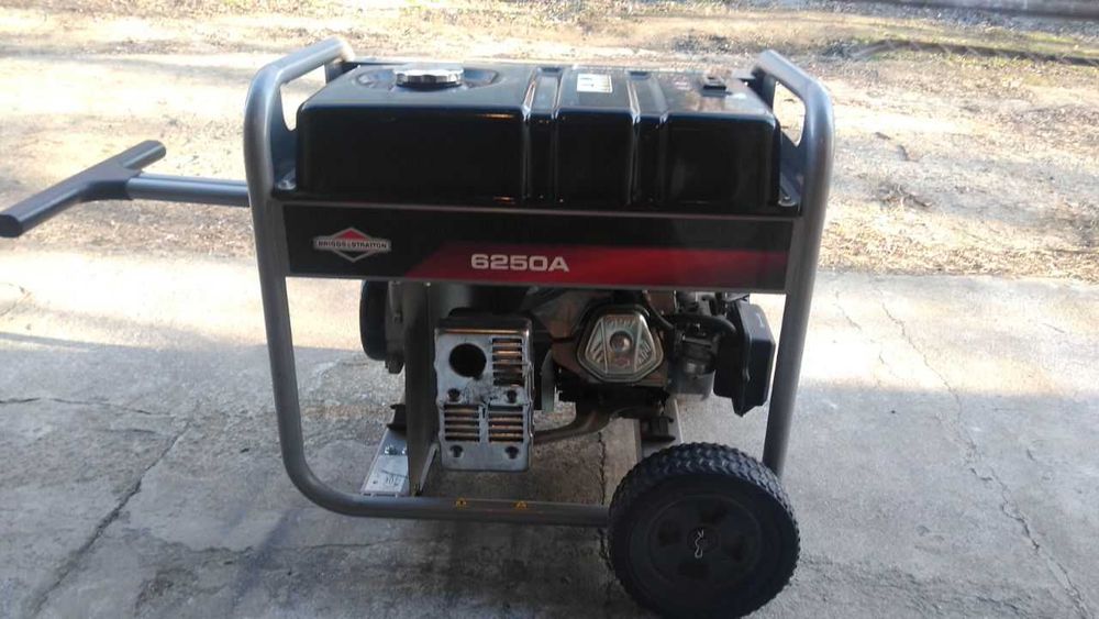 Бензогенератор "Briggs & stratton" мощность 5,5 Kwt  б/у 32000 торг