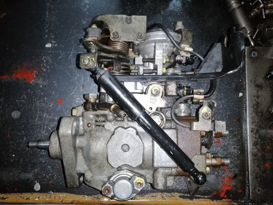 насос паливний T4 golf passat 1.9  td (ТНВД)