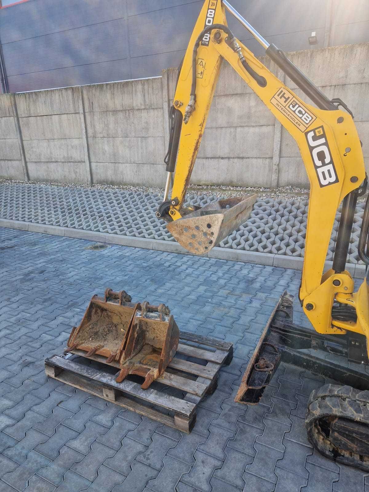 JCB 8018 CST 2180h 3 łyżki