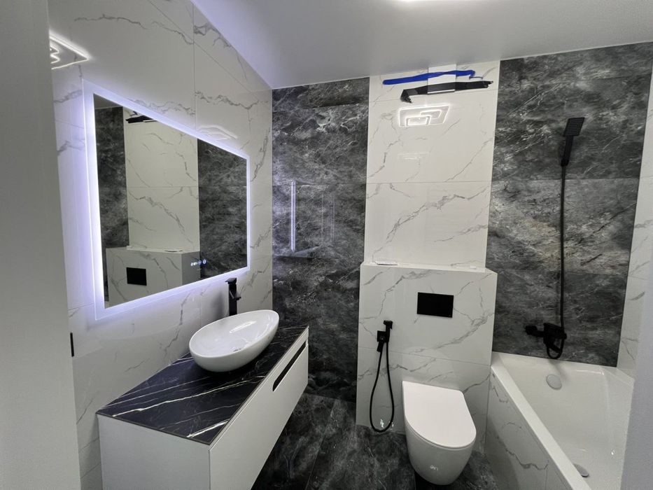 Здається Шикарний Таунхаус на Весняному перша здача.