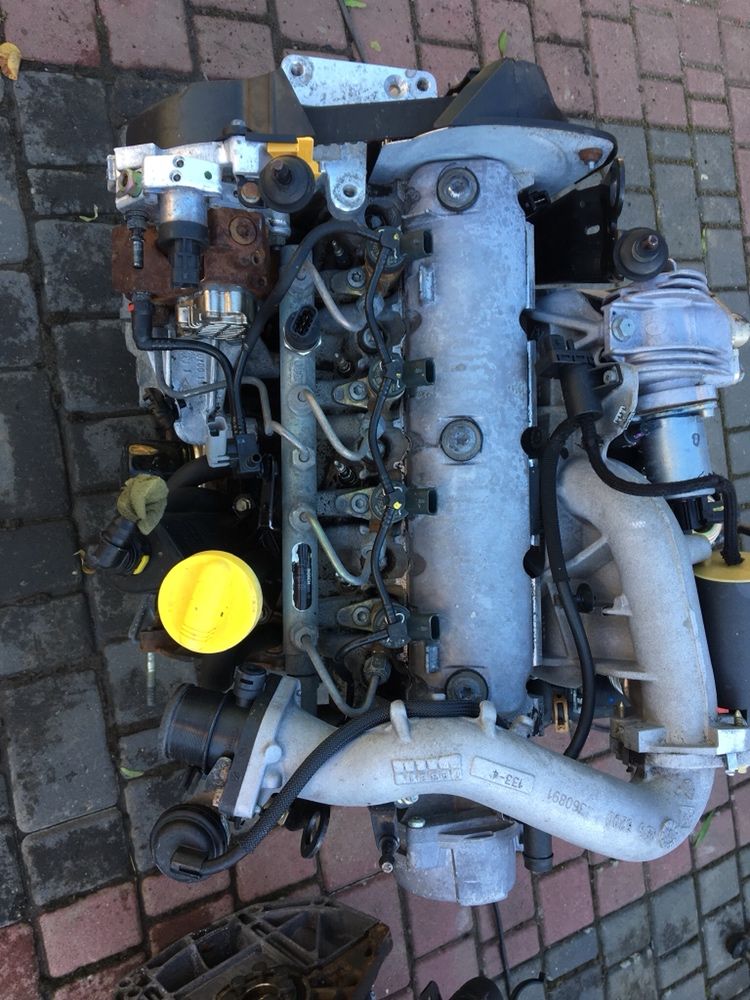 Двигун 1.9 dci F9Q Renault scenic megane trafic vivaro мотор двигатель