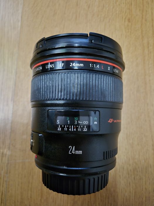 Canon EF 24mm f/1.4L II USM.