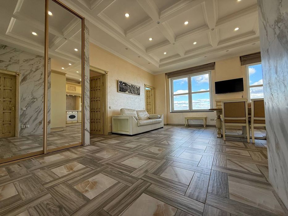 Дельмар Люкс. Яворницького 72 Б. Почасово/Посуточно