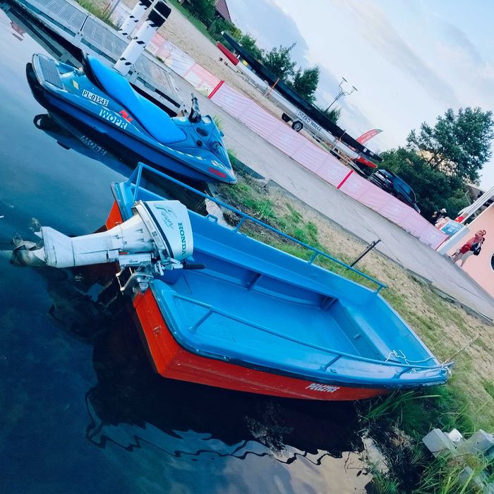 Łódź wiosłowa motorowa