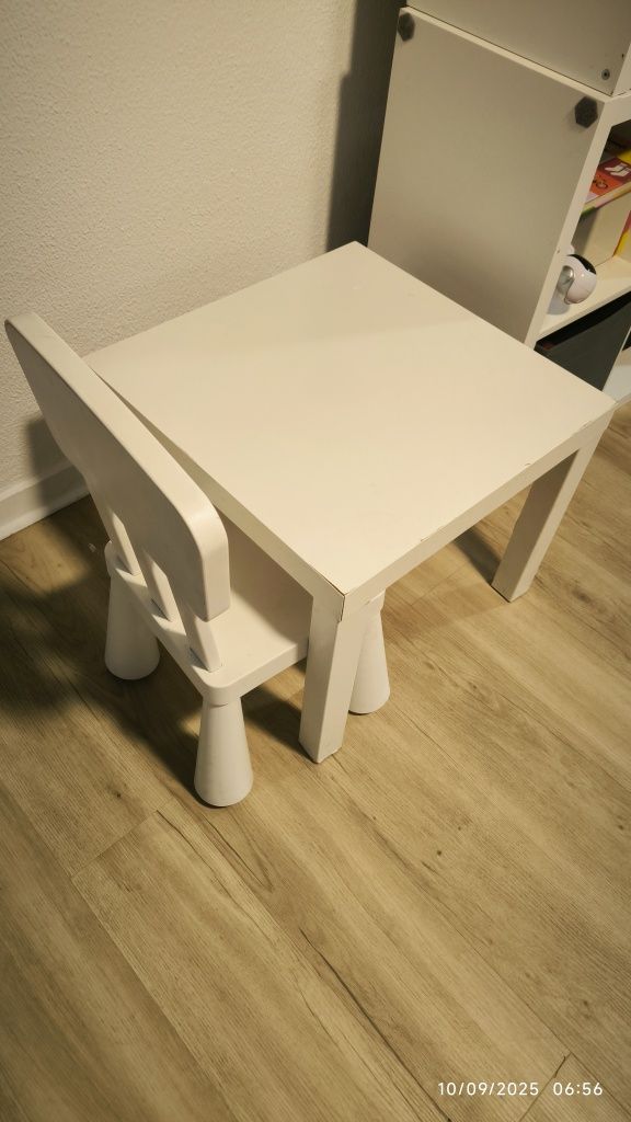 Mesa e cadeira ikea usada