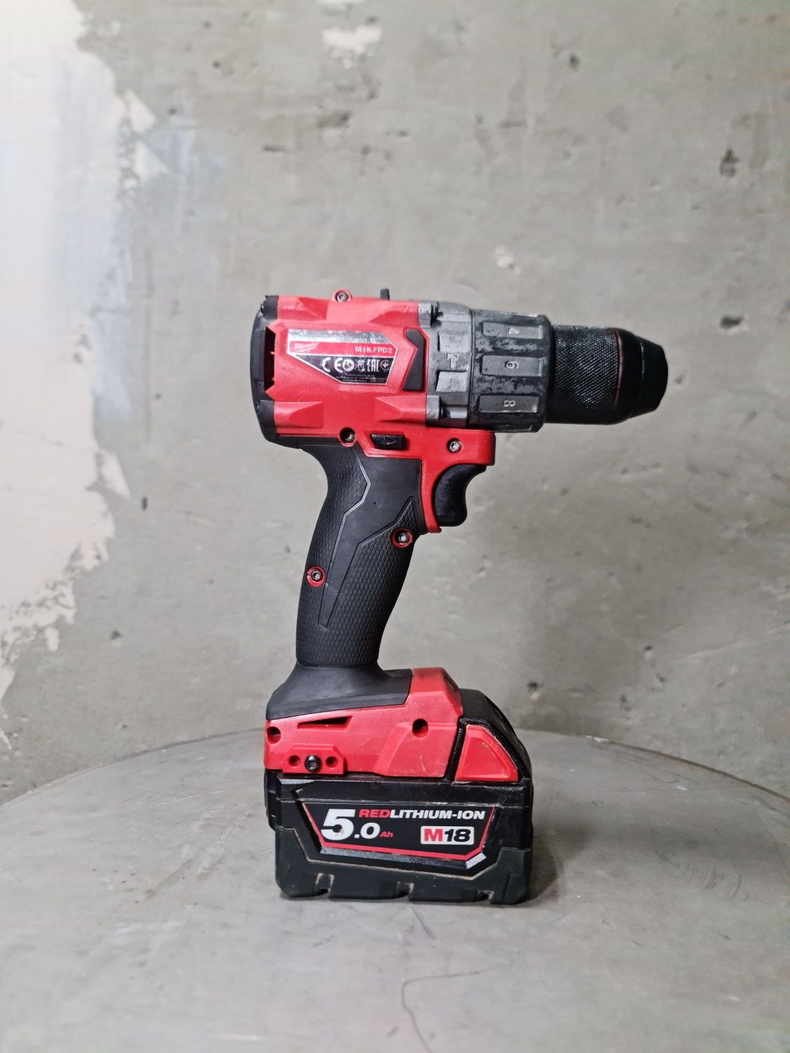 Продам шуруповерт milwaukee 2804