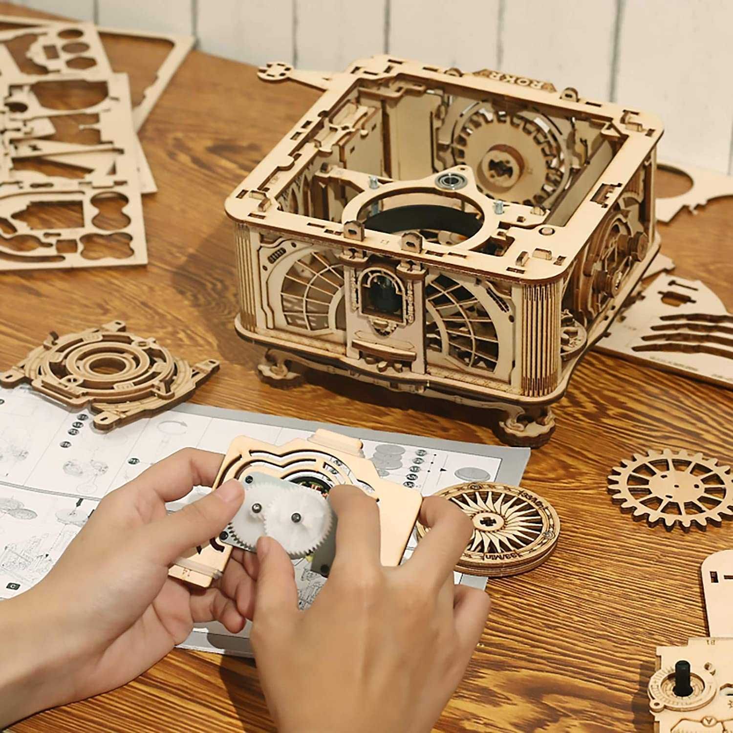 Puzzle 3D ROKR - Gramofone de madeira manual 424 peças