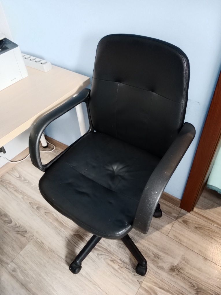 Krzesło biurowe w stanie bardzo dobrym JYSK