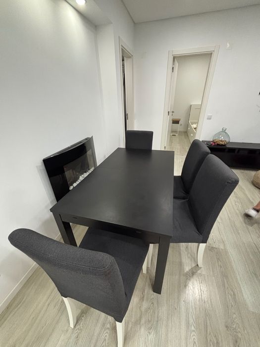 Mess extensível com 4 cadeiras