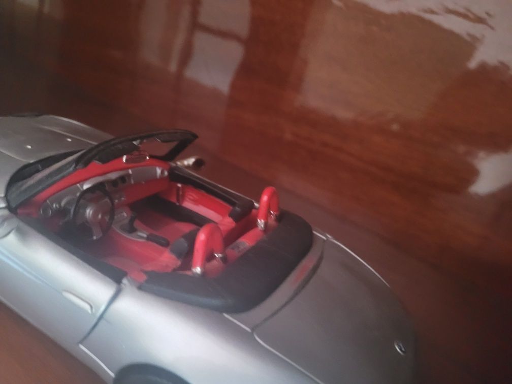 Miniatura 1:18 BMW Z8