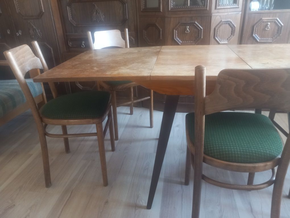 Stół plus 4krzesła. Antyk