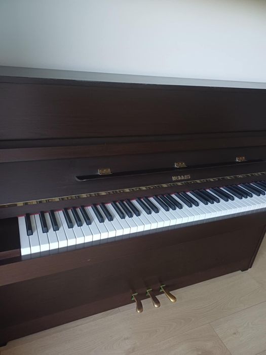 Pianino HELLAS w bardzo dobrym stanie