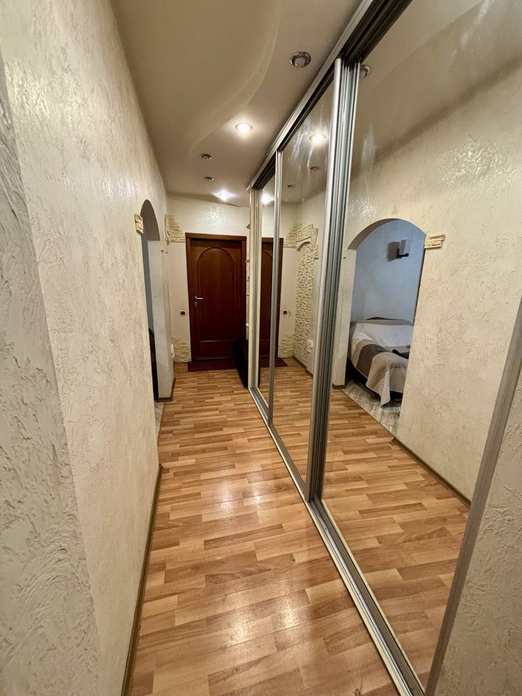 Сдам 3-комнатную квартиру на Фрунзенском с хорршим ремонтом