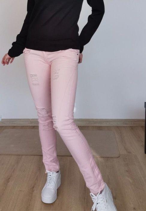 ASOS Jasnoróżowe rurki skinny jeans denim spodnie pastelowe M S 38 36