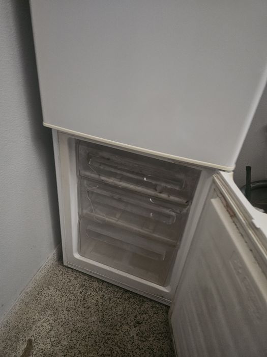 Frigorífico kunft usado para vender logo