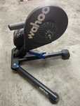 Trenażer rowerowy interaktywny Wahoo Kick Smart Power Trainer 5.0