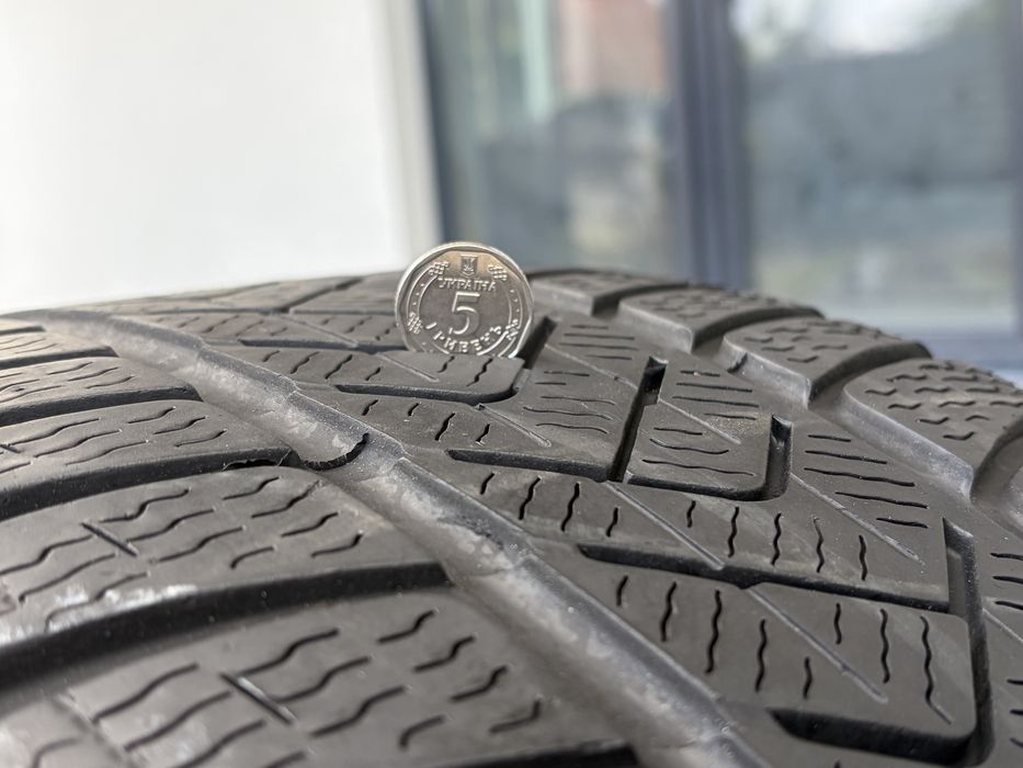 Шини зимові PIRELLI 235/45 R18, 2023 р.в. (Гума, резина)