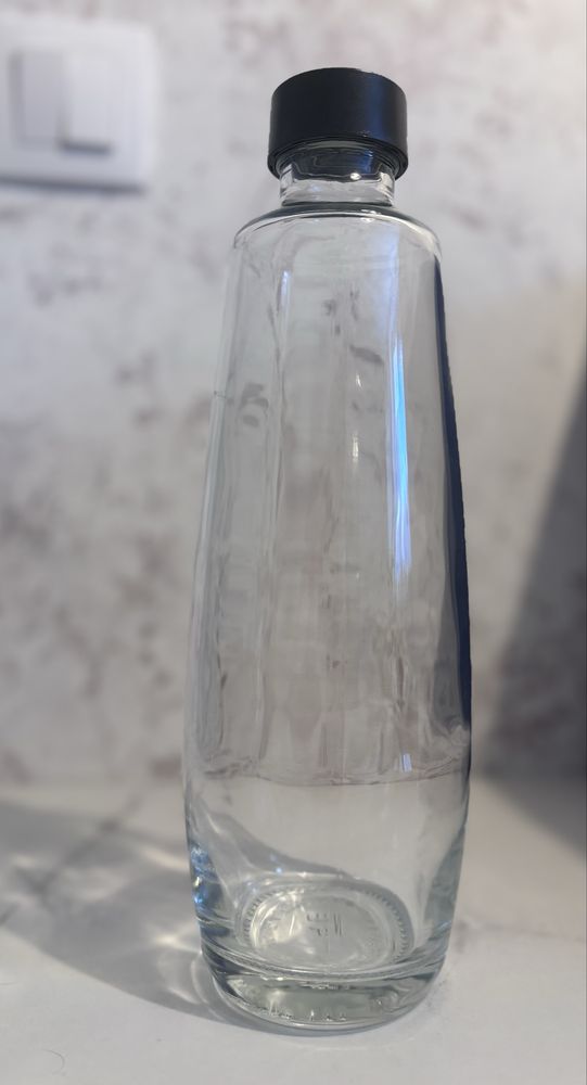 szklana butelka SodaStream o pojemności 1 litra,