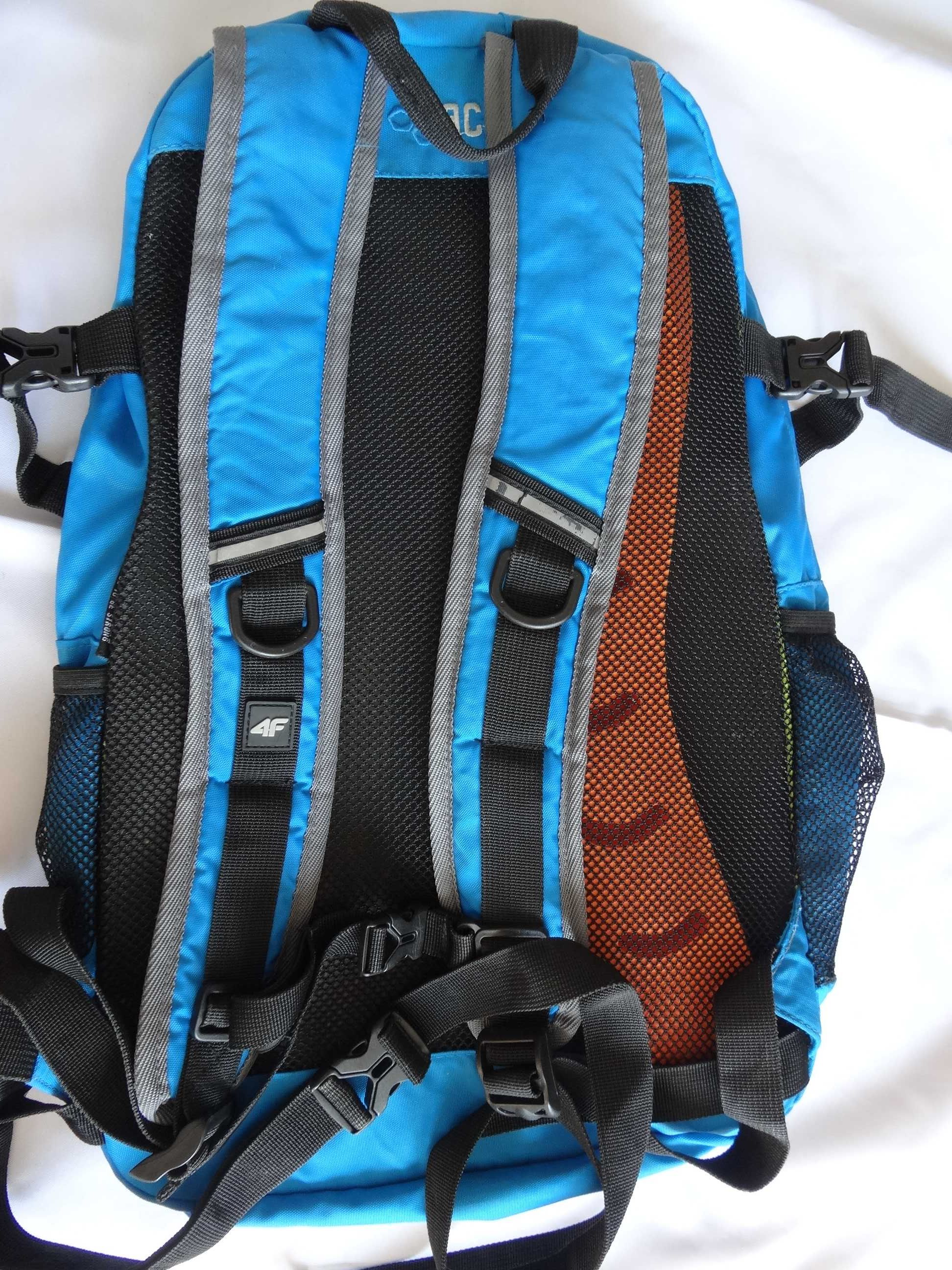 Plecak 4F KHUMBU 30 L Turystyczny Miejski