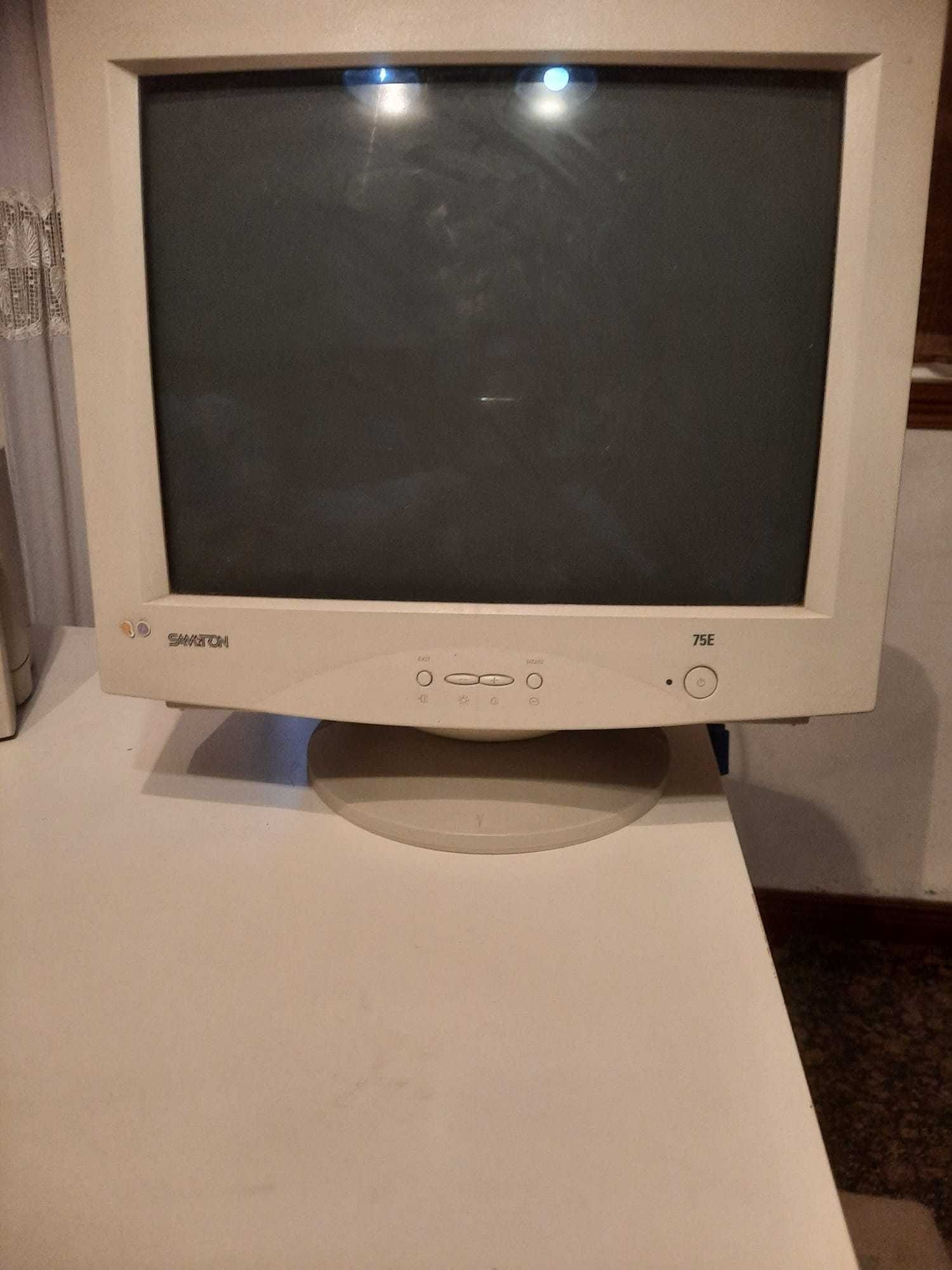Monitor Samtron 75E