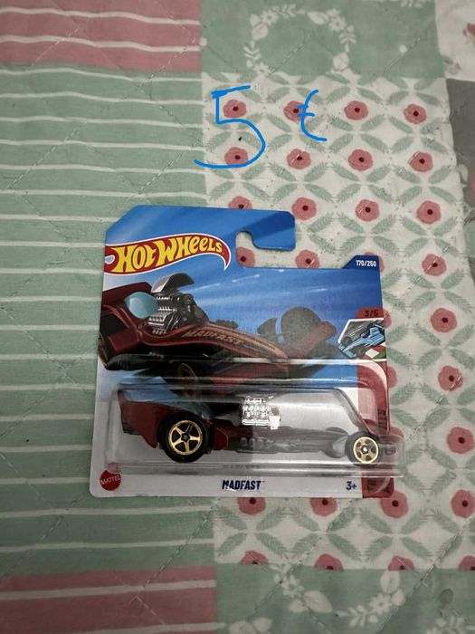 brinquedos novos e embalados