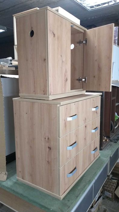 Продам тумбу под аквариум 80x80x55