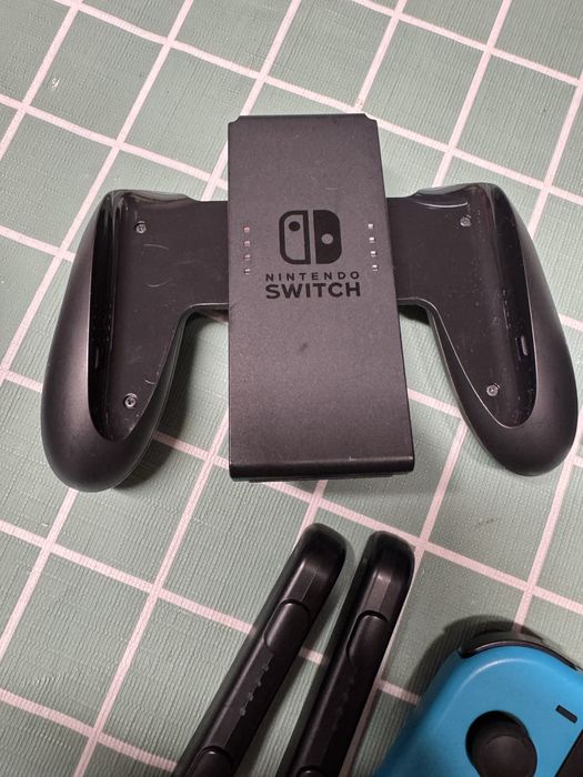 Nitendo Swicht V.2 como nova.