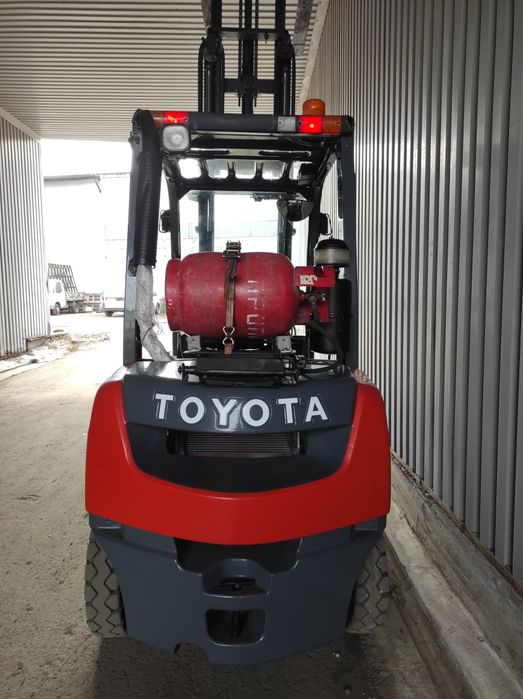 Навантажувач Toyota 2,5 т газ. Вилочный погрузчик Тойота 2,5 т