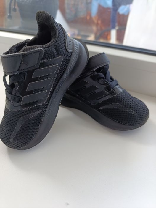 Кросівки Adidas 20 розмір