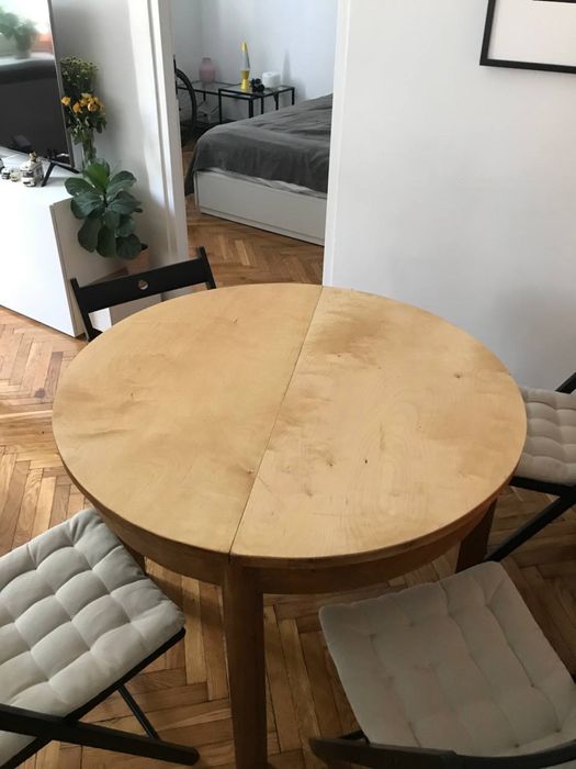 Okrągly stół rozkładany