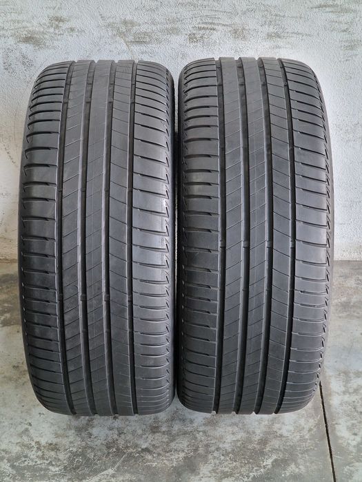 2 Pneus BRIDGESTONE Semi Novos 245/40R19