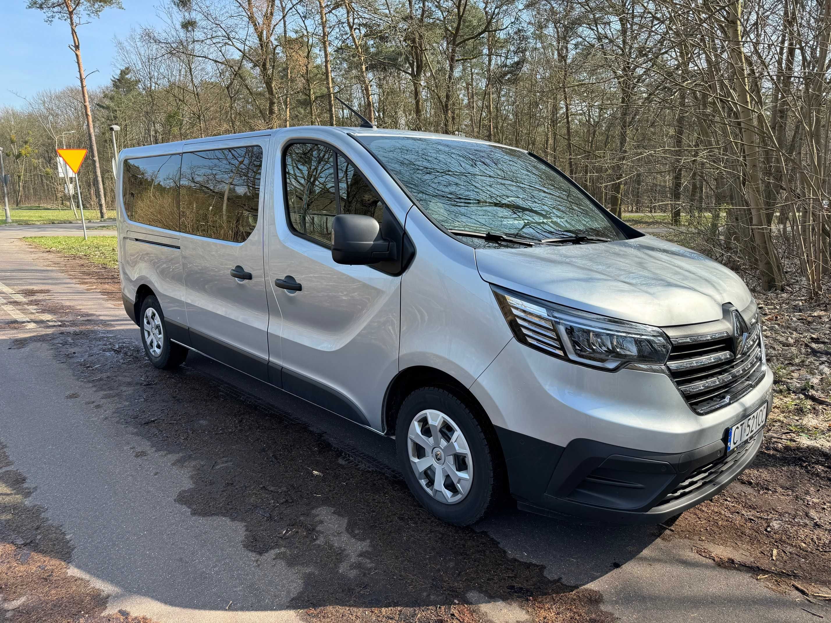 Renault Trafic - 9 osobowy od 250 zł