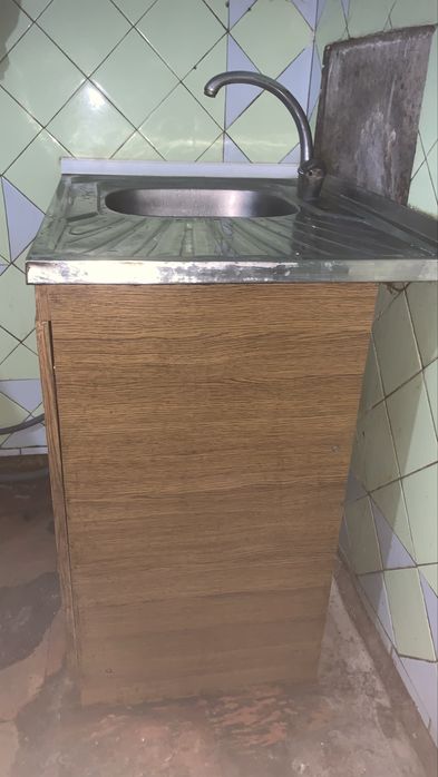 Срочно продам тумбу с мойкой