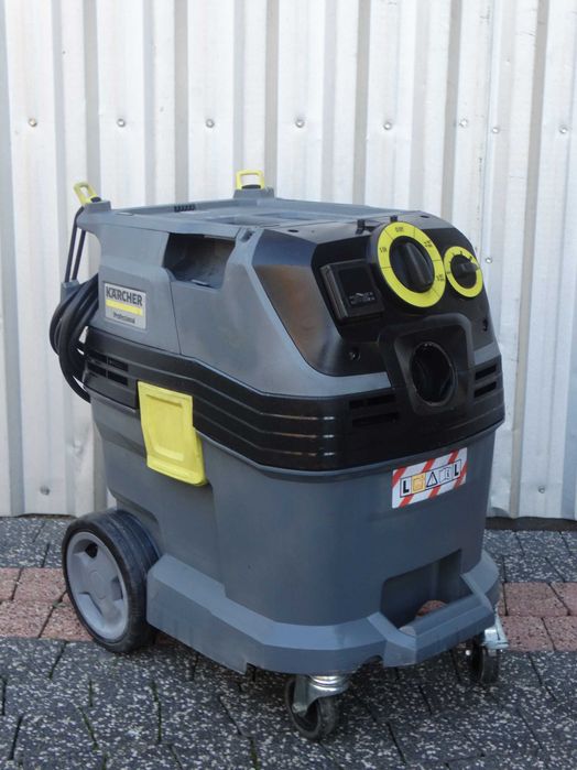 Odkurzacz Karcher NT 30/1 Tact Te * gniazdko elektronarzędzia