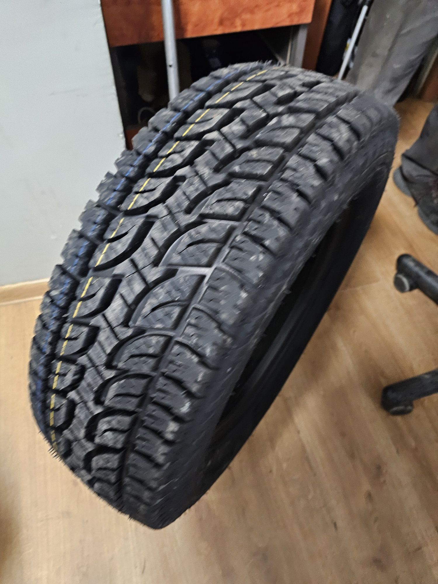 Opony 215/70 R16 PH 694 Off-Road Wzór Bridgestone Dueller A/T