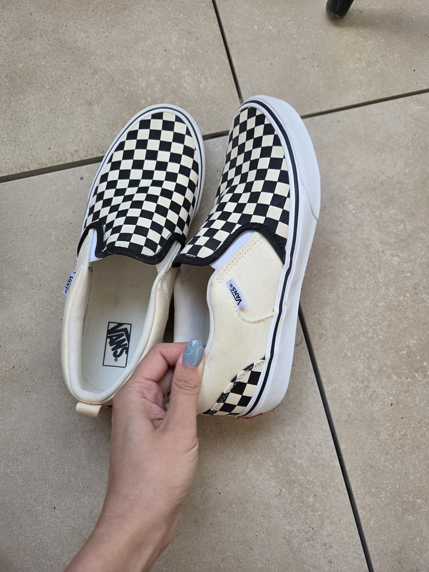 Vans slip on-praktycznie nowe , biało czarne